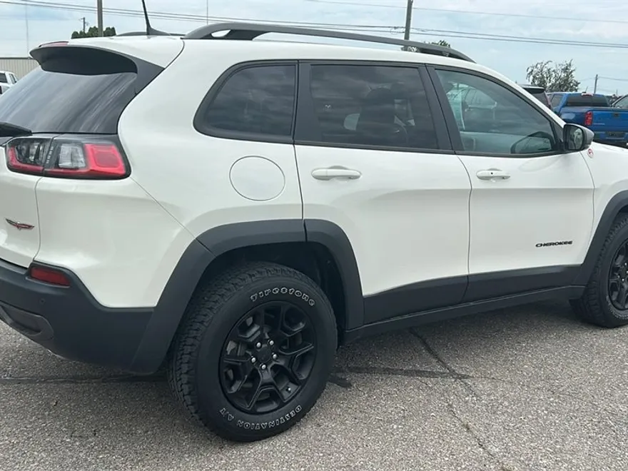 2019 Jeep Cherokee Trailhawk photo 1