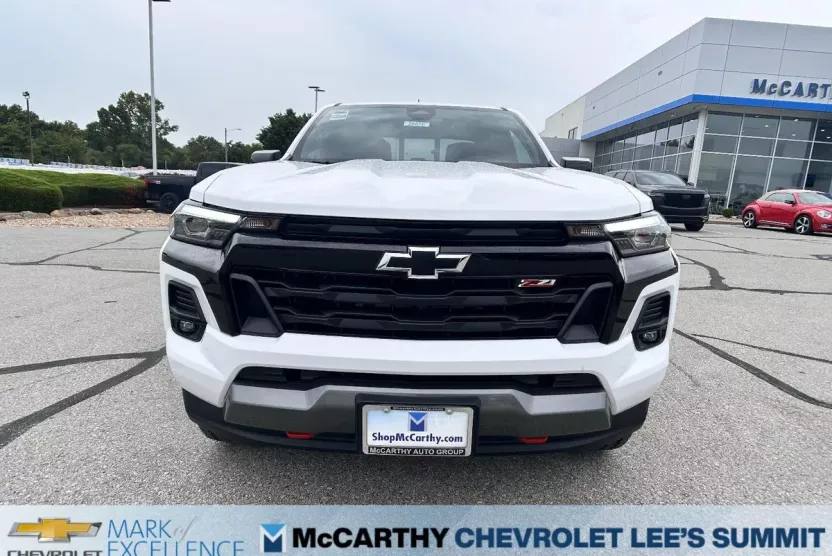 2026 Chevrolet Colorado Z71 photo 1