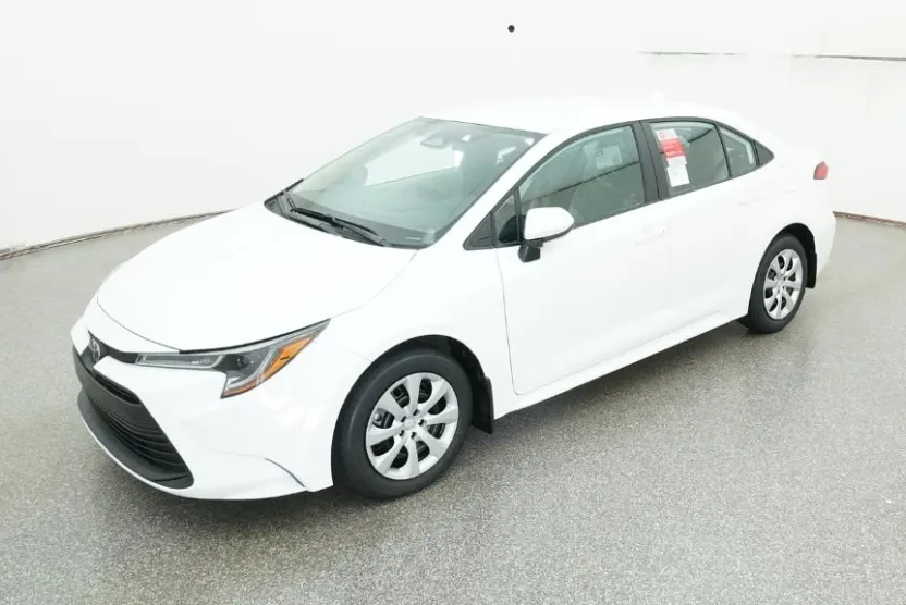 2025 Toyota Corolla LE photo 1
