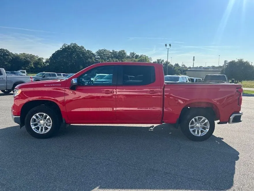 2023 Chevrolet Silverado 1500 LT photo 1