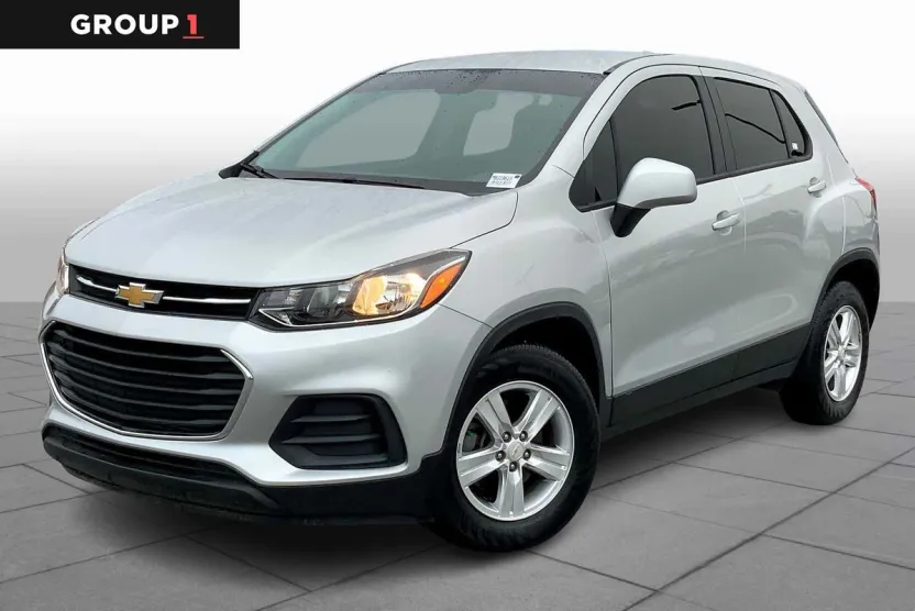 2021 Chevrolet Trax LS photo 1