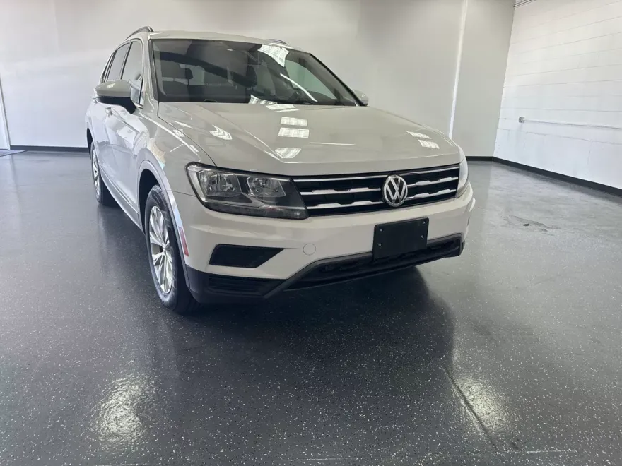 2018 Volkswagen Tiguan SEL photo 1
