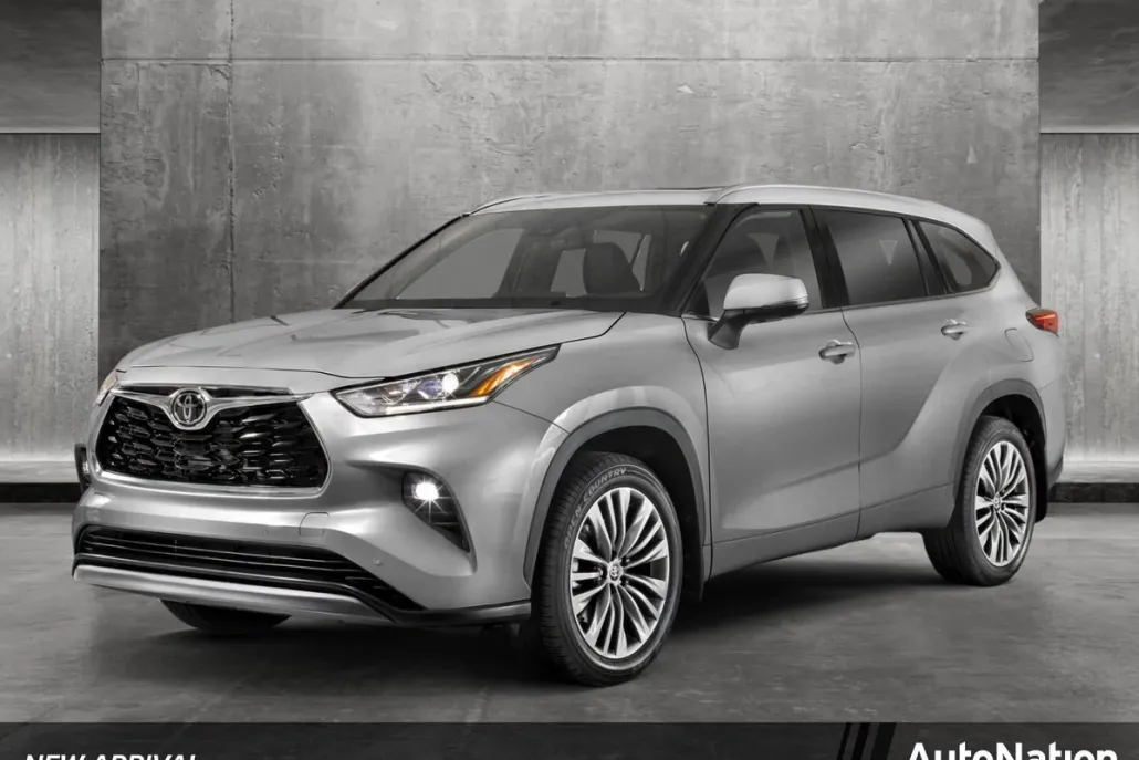 2023 Toyota Highlander XLE photo 1