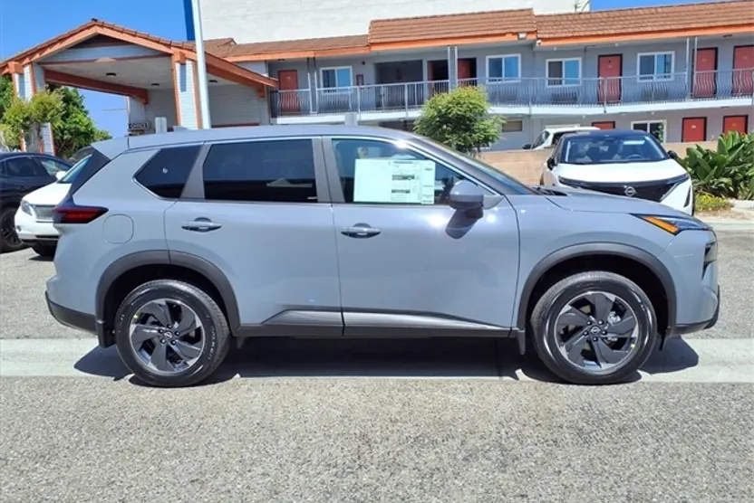 2026 Nissan Rogue SV photo 1