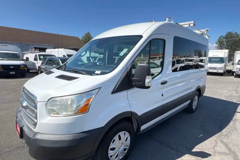 2017 Ford Transit XLT photo 1