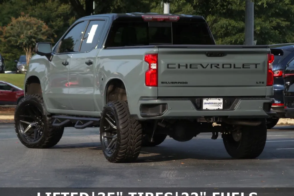 2022 Chevrolet Silverado 1500 LTZ photo 1