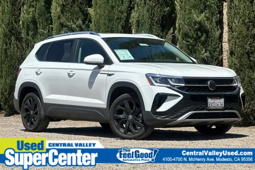 2022 Volkswagen Taos SEL photo 1