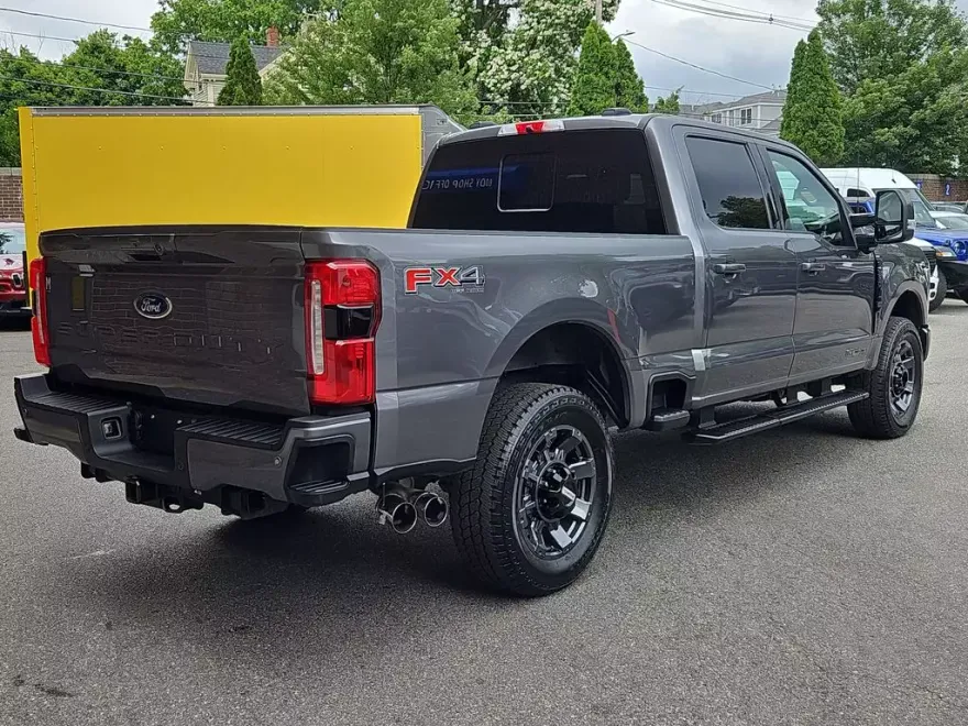 2023 Ford F-250 photo 1