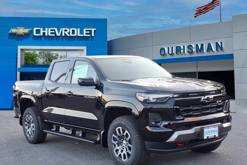 2026 Chevrolet Colorado Z71 photo 1