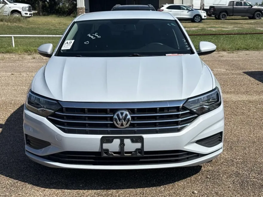 2019 Volkswagen Jetta SE R-Line photo 1