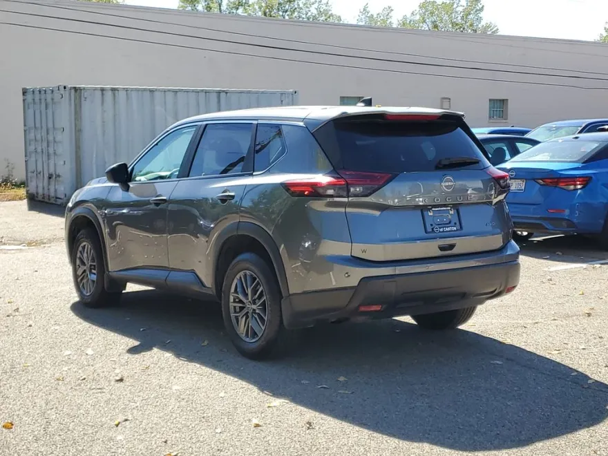 2024 Nissan Rogue S photo 1