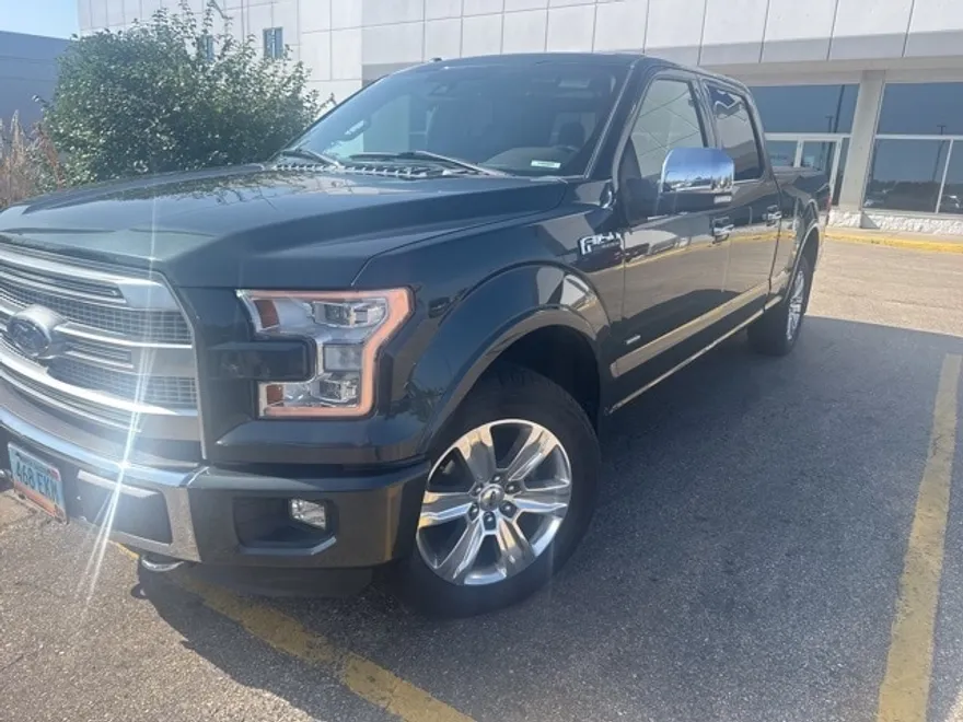 2015 Ford F-150 Platinum photo 1