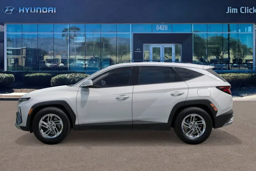 2026 Hyundai Tucson SE photo 1