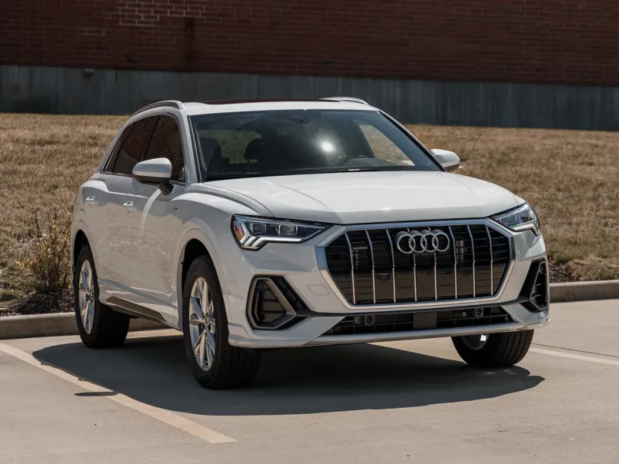 2025 Audi Q3 S line Premium Plus photo 1