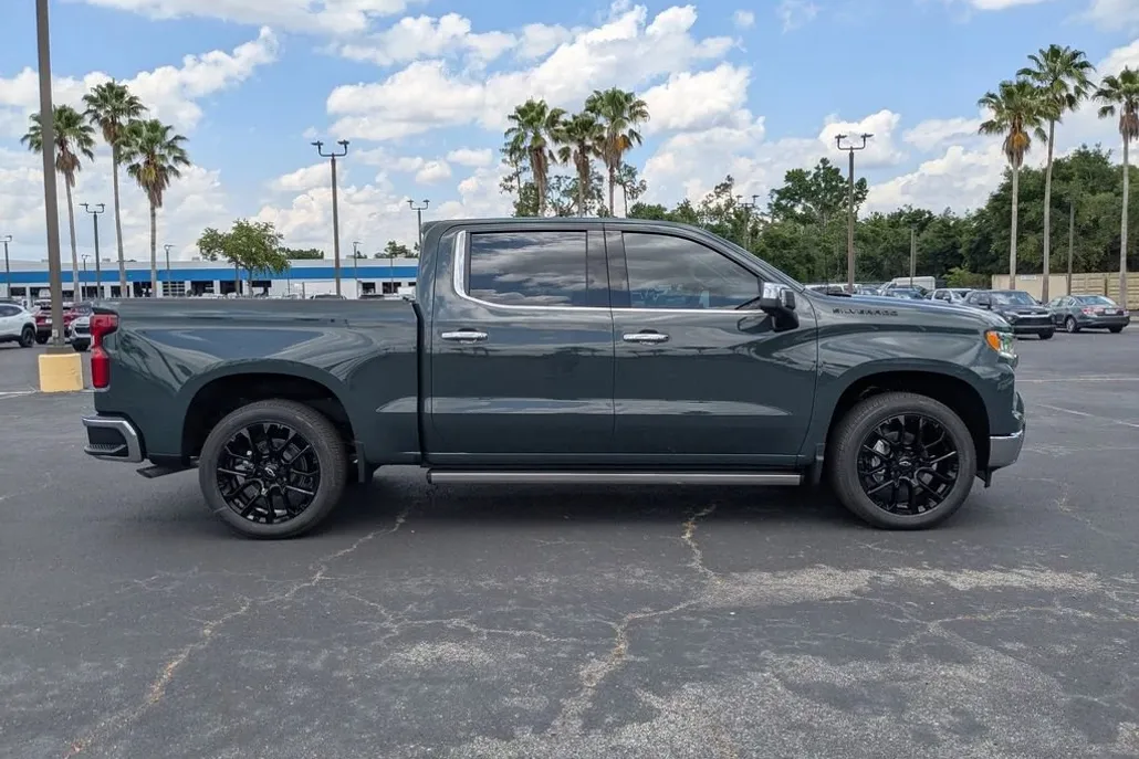 2025 Chevrolet Silverado 1500 LTZ photo 1
