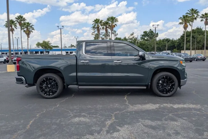 2025 Chevrolet Silverado 1500 LTZ photo 1