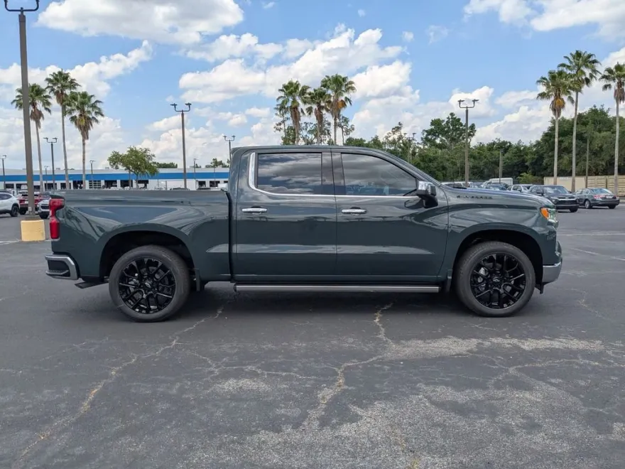 2025 Chevrolet Silverado 1500 LTZ photo 1