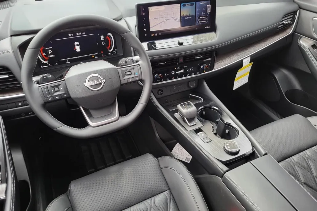 2026 Nissan Rogue Platinum photo 1