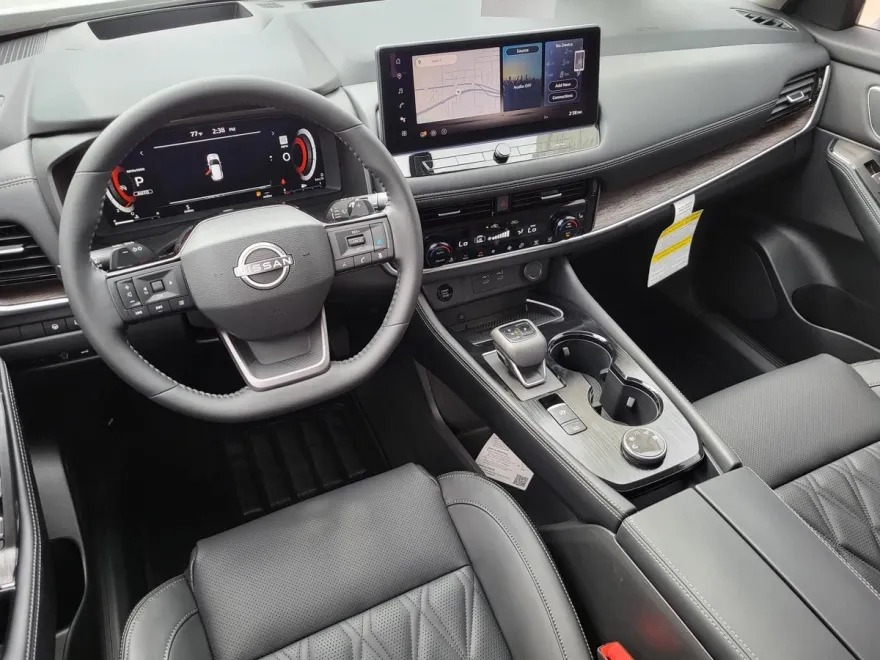 2026 Nissan Rogue Platinum photo 1