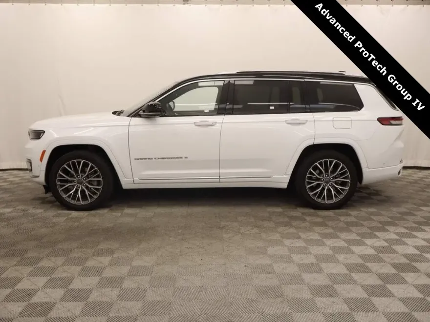 2022 Jeep Grand Cherokee L Summit photo 1