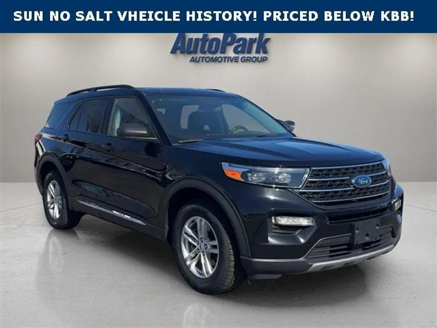 2023 Ford Explorer XLT photo 1