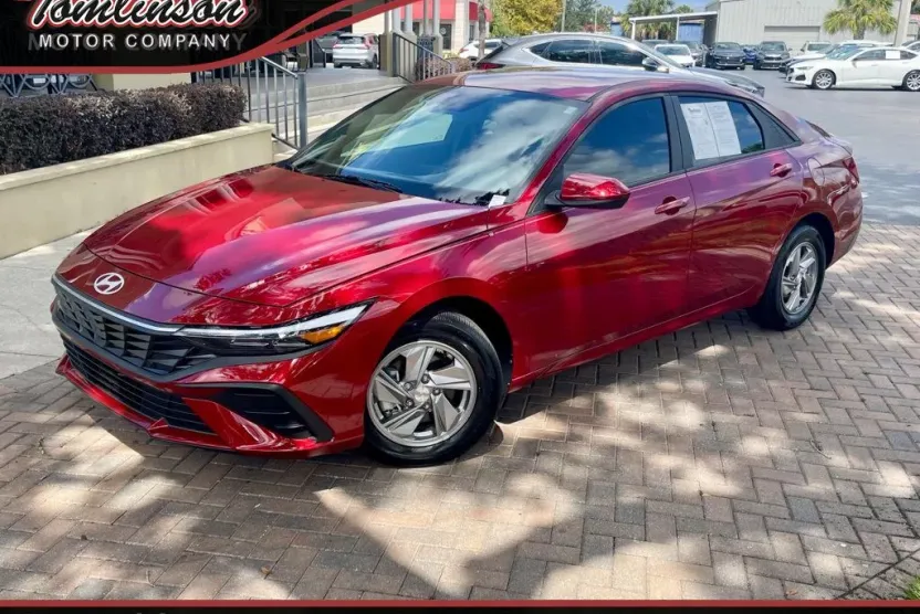 2025 Hyundai Elantra SE photo 1