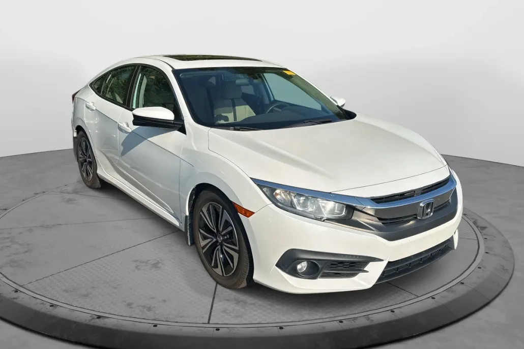 2017 Honda Civic EX-T photo 1