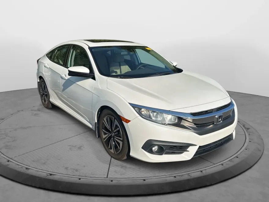 2017 Honda Civic EX-T photo 1