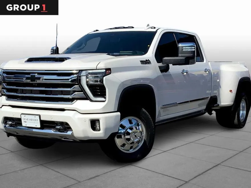 2025 Chevrolet Silverado 3500HD High Country photo 1