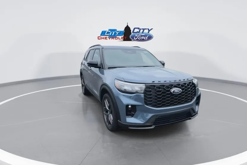 2025 Ford Explorer ST-Line photo 1