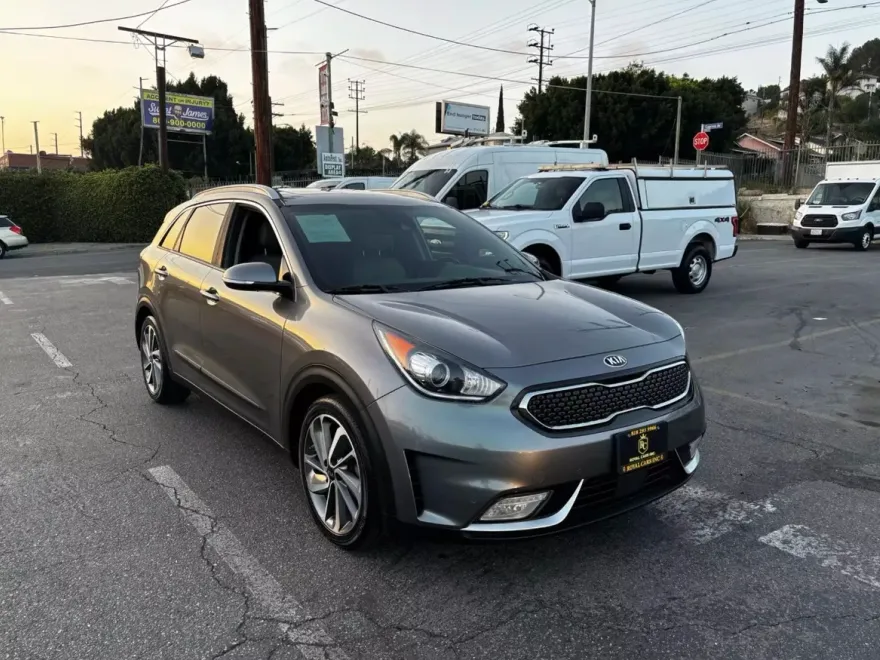 2017 Kia Niro Touring photo 1