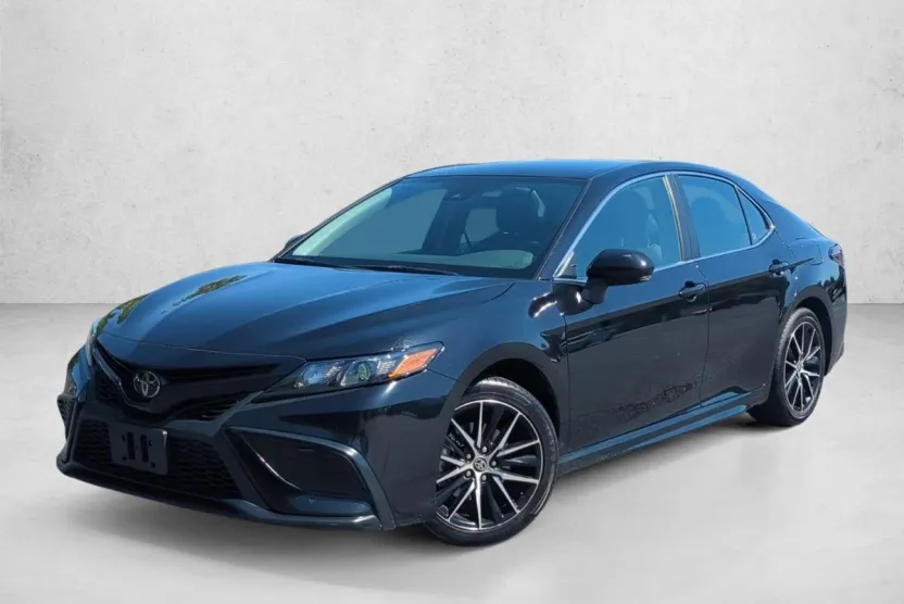 2024 Toyota Camry SE photo 1