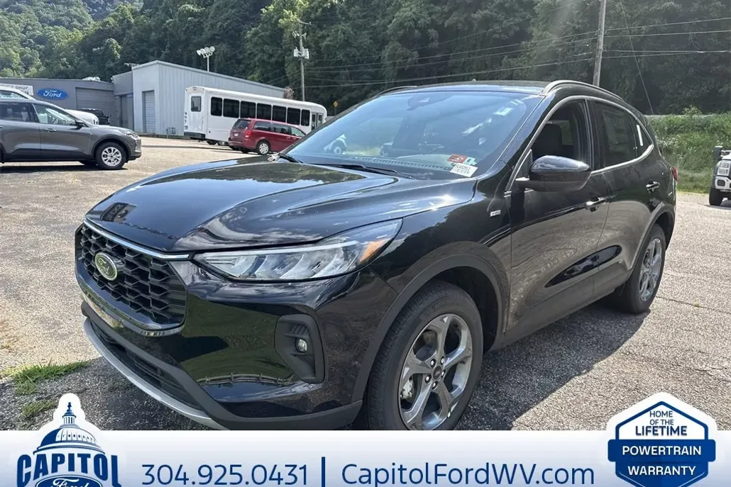 2025 Ford Escape Hybrid ST-Line Select photo 1