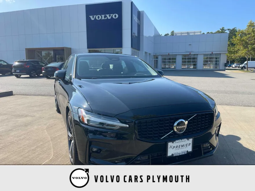2025 Volvo S60 B5 Plus photo 1