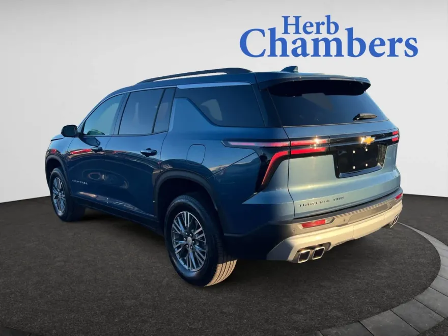 2025 Chevrolet Traverse photo 1