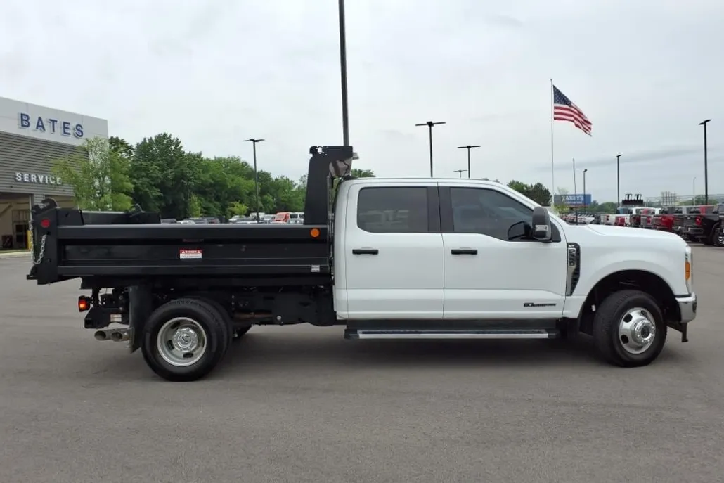 2023 Ford F-350 photo 1