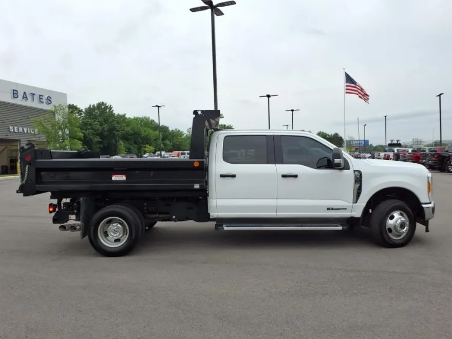 2023 Ford F-350 photo 1