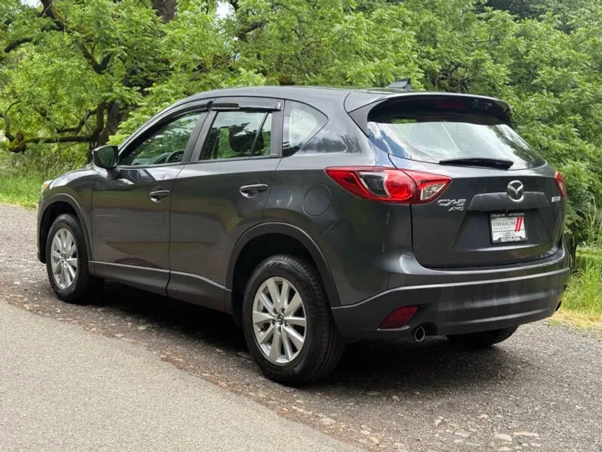 2016 Mazda CX-5 Sport photo 1