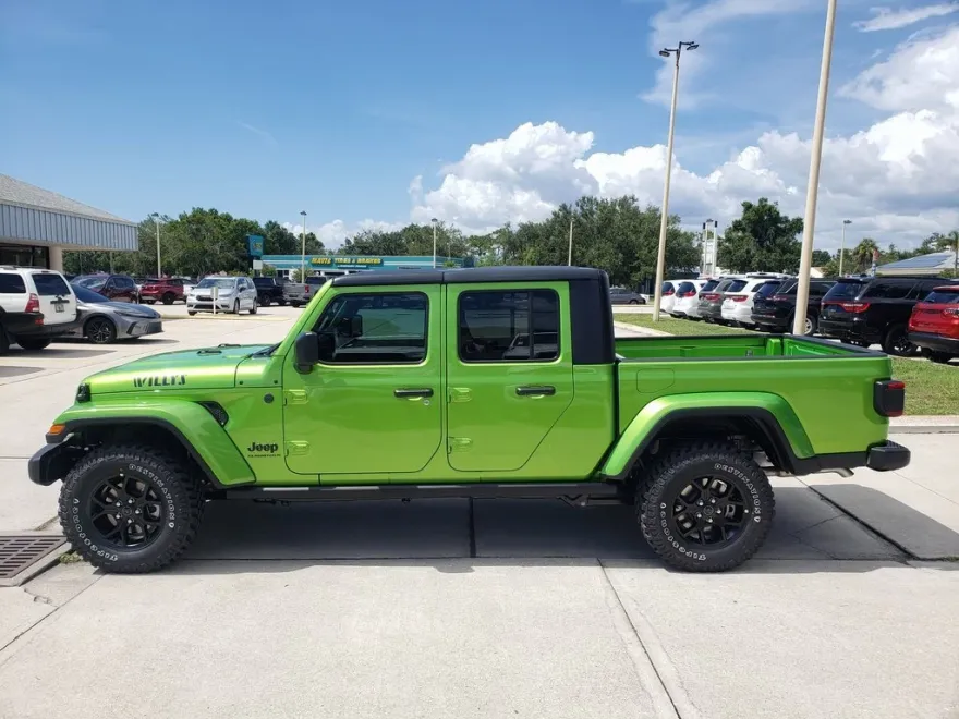 2025 Jeep Gladiator Willys photo 1