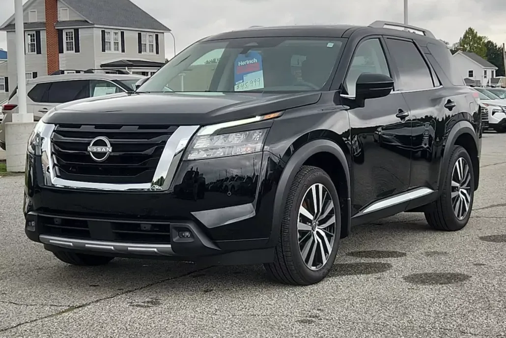 2025 Nissan Pathfinder Platinum photo 1