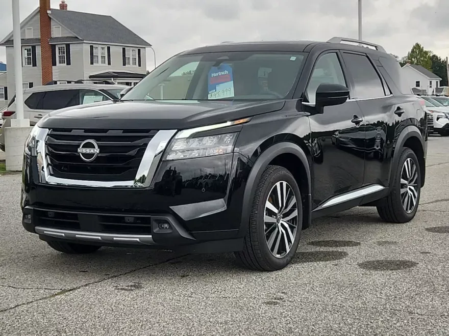 2025 Nissan Pathfinder Platinum photo 1