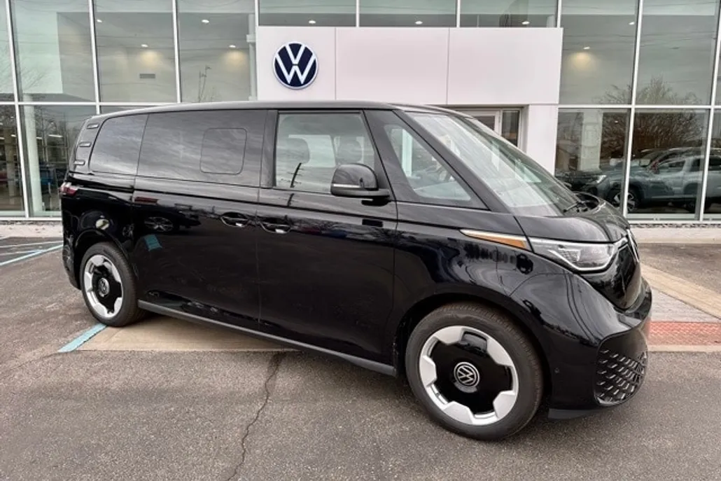 2025 Volkswagen ID. Buzz Pro S photo 1