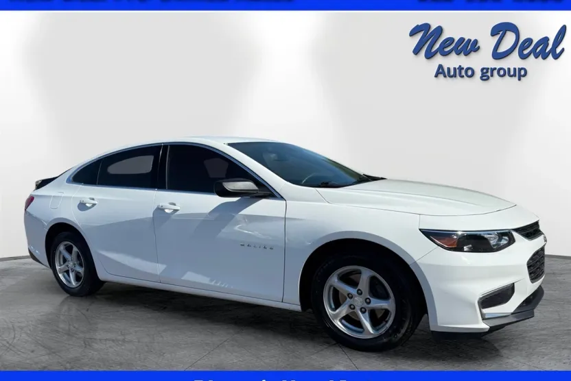 2016 Chevrolet Malibu LS photo 1