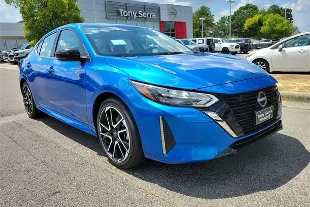 2025 Nissan Sentra SR photo 1