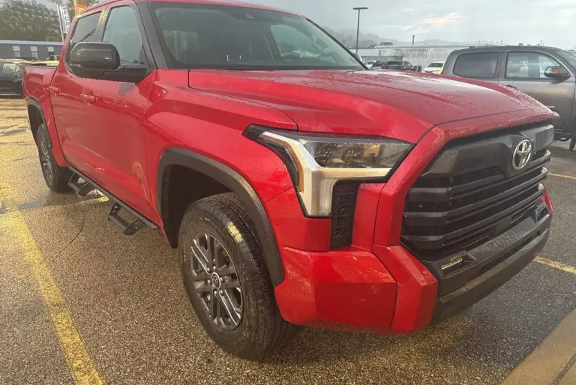 2024 Toyota Tundra SR5 photo 1