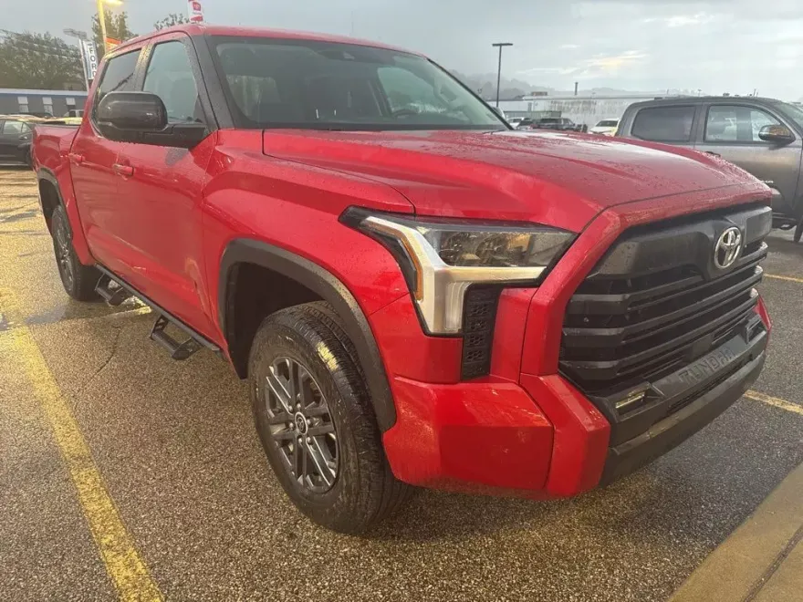 2024 Toyota Tundra SR5 photo 1