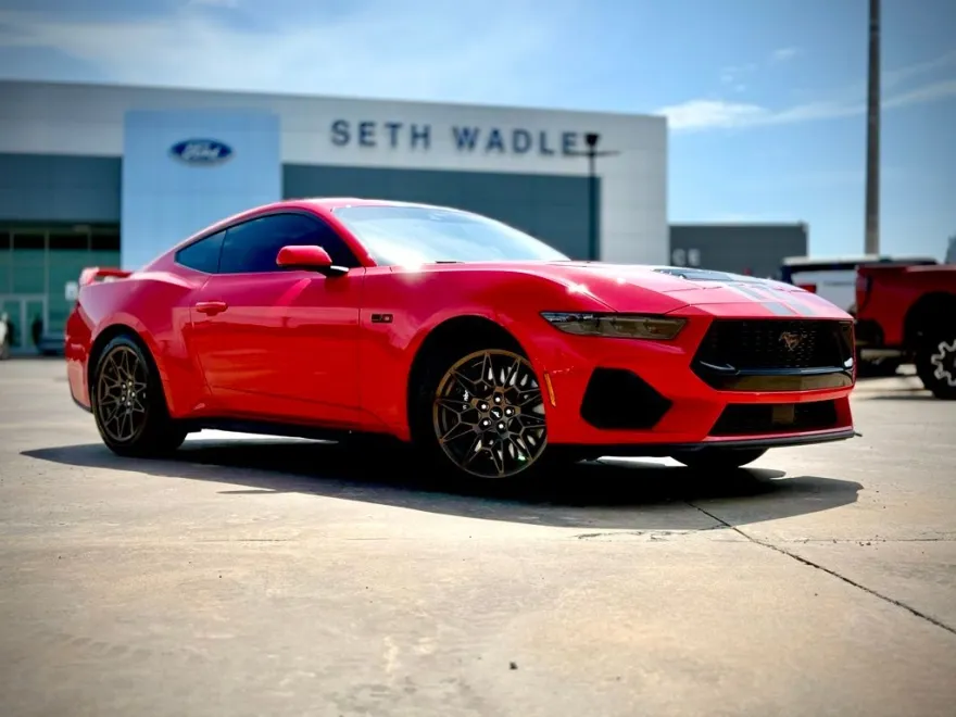 2025 Ford Mustang GT Premium photo 1