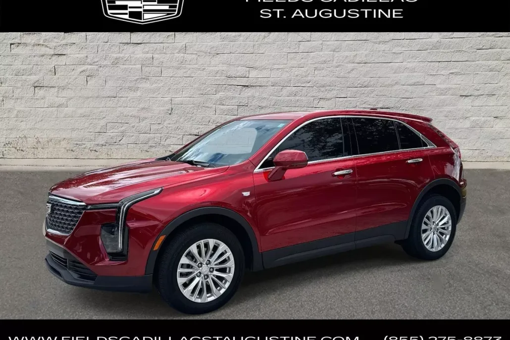 2024 Cadillac XT4 Luxury photo 1