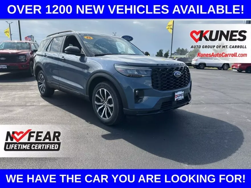 2025 Ford Explorer ST-Line photo 1