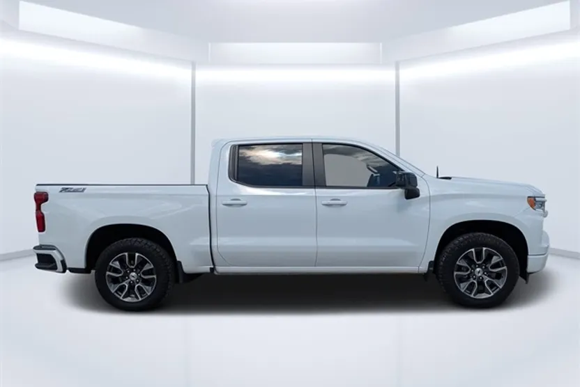 2024 Chevrolet Silverado 1500 RST photo 1